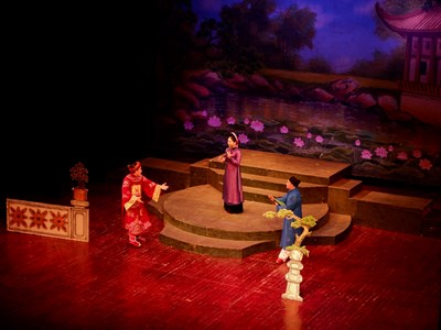 Khán giả kín rạp Kim Mã thưởng thức vở chèo cổ “Lưu Bình – Dương Lễ”