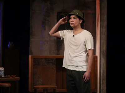 Một thế hệ “dọc ngang phong trần” sống lại trên sân khấu kịch