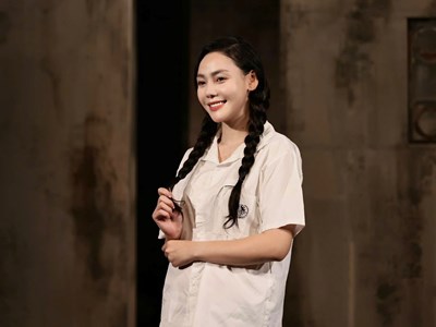 Diễn viên Huyền Trang gây ấn tượng trên sân khấu kịch