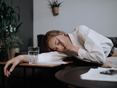 Thức dậy thấy 5 dấu hiệu này, coi chừng đột quỵ xảy ra trong lúc ngủ