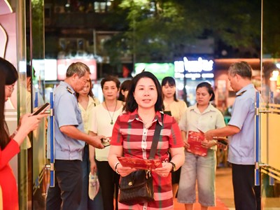 Nhiều cung bậc cảm xúc tại chương trình nghệ thuật “Sáng mãi tên Người”