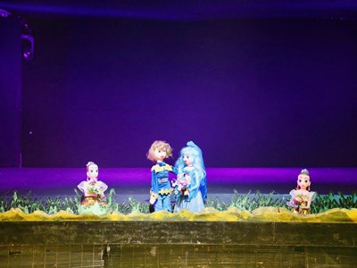 “Truyện cổ Andersen”: Khi sân khấu múa rối mở cánh cửa trở về tuổi thơ