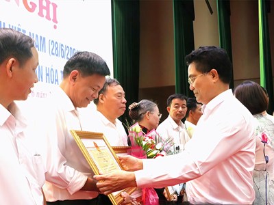 Hưng Yên tuyên dương 173 tập thể, gia đình văn hóa tiêu biểu
