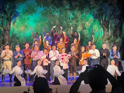 “Bản hùng ca xứ nhãn”: Từ tiểu thuyết lên sân khấu chèo