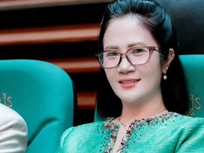 Nghệ sĩ cần học cách sống “chuẩn mực” ngay​ từ giảng đường