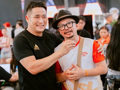 Không thi đấu, “anh tài” Hà Lê vẫn có mặt để “cổ vũ” tại Giải Pickleball Báo Văn Hóa