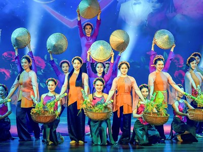 Tri ân người phụ nữ Việt Nam trên sân khấu xiếc