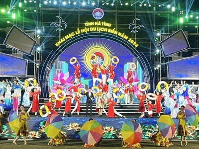 Khai trương du lịch biển “Hà Tĩnh- Thanh âm ngày nắng mới”