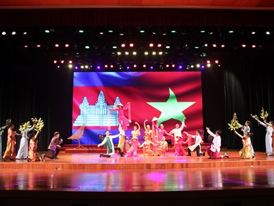 Tổng duyệt chương trình nghệ thuật khai mạc Tuần Văn hoá Việt Nam tại Campuchia 2024