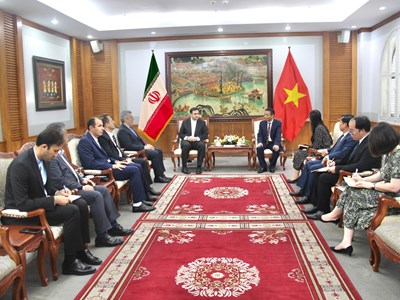 Tăng cường hợp tác văn hóa, du lịch