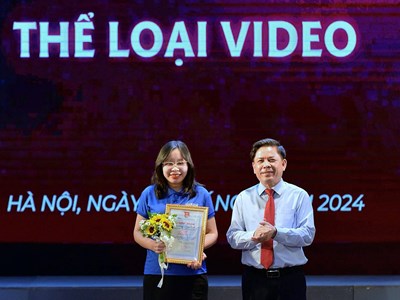 Trao giải Cuộc thi sáng tác sản phẩm truyền thông về bảo vệ nền tảng tư tưởng của Đảng lần thứ Hai