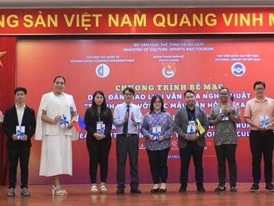 Bế mạc Diễn đàn giao lưu văn hoá nghệ thuật “Thanh niên với sắc màu văn hoá ASEAN”