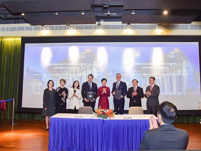 Cầu nối văn hóa giữa hai quốc gia