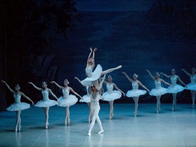 Dấu ấn “Hồ thiên nga” tại Nhà hát Hồ Gươm