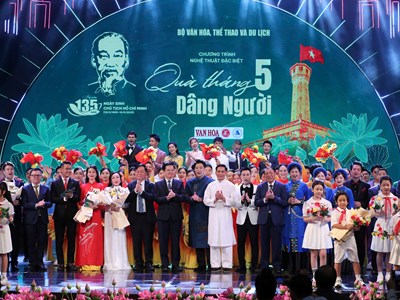 Trang trọng, sâu lắng và xúc động