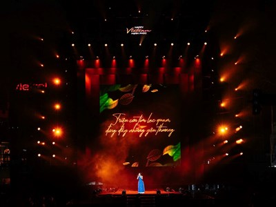 Bùi Công Nam, Lâm Bảo Ngọc khuấy động gala âm nhạc “Việt Nam hạnh phúc”