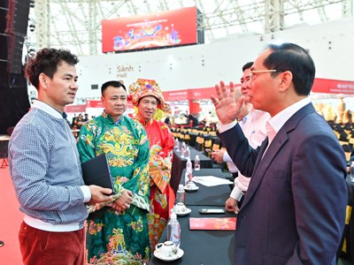 Phó Thủ tướng Bùi Thanh Sơn tổng duyệt Lễ bế mạc Hội chợ mùa Xuân năm 2026