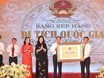 Đón nhận Bằng xếp hạng Di tích Lịch sử quốc gia đền thờ Lê Khắc Cẩn