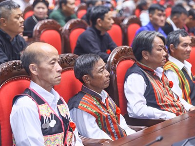 Phải quan tâm hơn nữa những người có uy tín trong đồng bào dân tộc thiểu số 