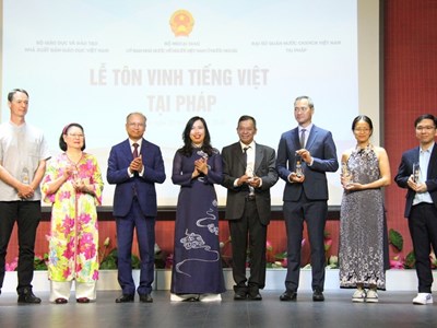 Tình yêu văn hoá Việt chắp cánh cho tiếng Việt ngày càng lan toả