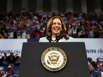 Phó Tổng thống Mỹ Kamala Harris nhận được đề cử áp đảo