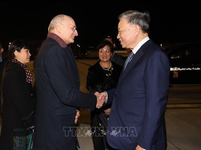 Tổng Bí thư, Chủ tịch nước Tô Lâm bắt đầu tham dự Hội nghị cấp cao Pháp ngữ lần thứ 19 và thăm chính thức Pháp