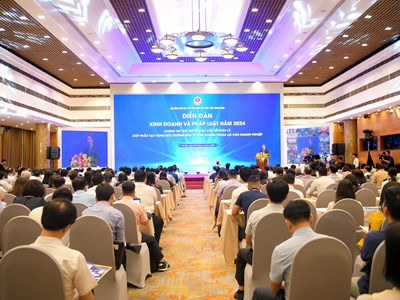 Khai mạc Diễn đàn Kinh doanh và Pháp luật năm 2024