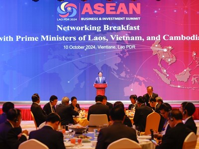 Thủ tướng 3 nước Việt Nam, Lào, Campuchia ăn sáng và làm việc với Hội đồng tư vấn Kinh doanh ASEAN
