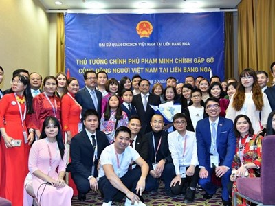 Thủ tướng gặp gỡ cộng đồng người Việt Nam tại Liên bang Nga 