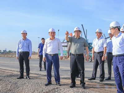 Xây dựng Trung tâm Hội chợ Triển lãm và cầu Tứ Liên thành biểu tượng của Hà Nội