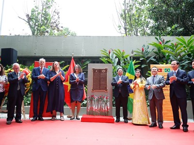 Thủ tướng dự lễ khánh thành biển kỷ niệm, tôn vinh Chủ tịch Hồ Chí Minh tại Brazil