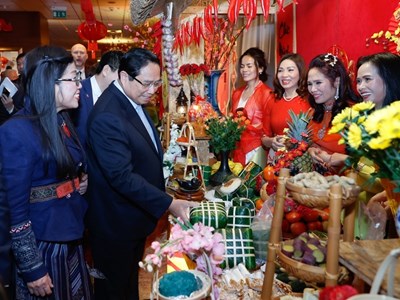 Thủ tướng và phu nhân dự chương trình "Xuân Quê hương Ất Tỵ 2025"