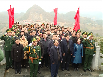 Lễ thượng cờ tại Cột cờ Quốc gia Lũng Cú 