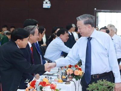 Tổng Bí thư Tô Lâm gặp mặt cán bộ lão thành cách mạng, người có công, gia đình chính sách tiêu biểu