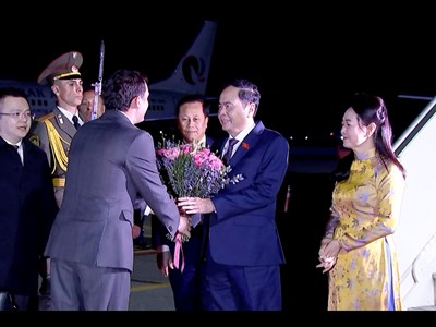 Chủ tịch Quốc hội Trần Thanh Mẫn bắt đầu chuyến thăm chính thức Cộng hoà Armenia