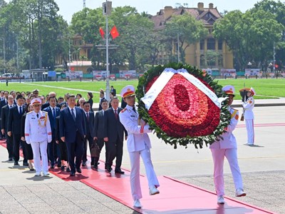 Tổng Bí thư, Chủ tịch nước Trung Quốc Tập Cận Bình vào Lăng viếng Chủ tịch Hồ Chí Minh