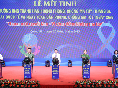 “Chung một quyết tâm - Vì một cộng đồng không ma tuý”