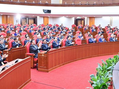 Thông cáo báo chí về ngày làm việc thứ hai và bế mạc Hội nghị Trung ương 12 khoá XIII