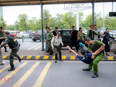 Ngăn chặn âm mưu, hoạt động khủng bố, gây rối tại cảng hàng không