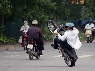 Nghiên cứu bổ sung hình thức xử phạt lao động công ích đối với người vi phạm giao thông