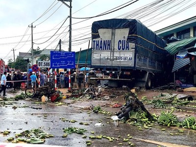 Tai nạn giao thông đặc biệt nghiêm trọng tại Quảng Trị, Thủ tướng chỉ đạo khẩn trương khắc phục hậu quả