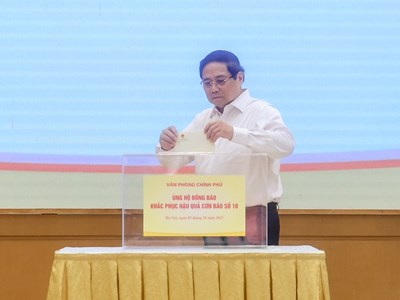 Thủ tướng và lãnh đạo Chính phủ ủng hộ đồng bào bị thiệt hại do bão lũ