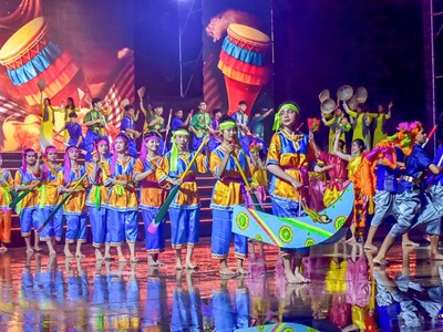 “Rực rỡ sông trăng, bừng sáng di sản”