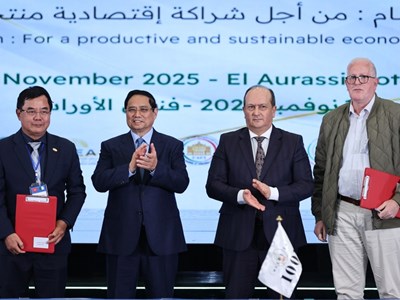 Thủ tướng Phạm Minh Chính và Thủ tướng Algeria cùng dự Diễn đàn kinh tế Việt Nam - Algeria