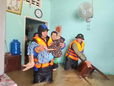 Thủ tướng chỉ đạo tập trung tổng lực, huy động mọi lực lượng, phương tiện và bằng mọi biện pháp để cứu người