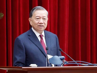 Càng trong những lúc khó khăn, càng phải làm tốt công tác xây dựng, chỉnh đốn Đảng