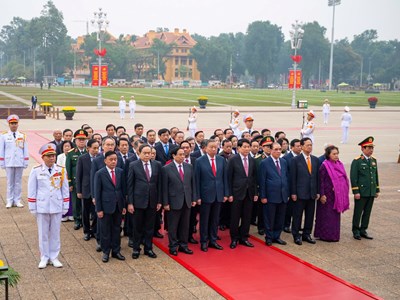 Lãnh đạo Đảng, Nhà nước viếng Chủ tịch Hồ Chí Minh nhân kỷ niệm 96 năm Ngày thành lập Đảng