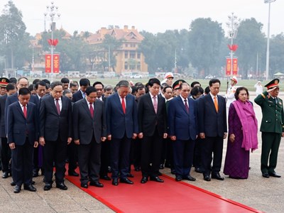 Lãnh đạo Đảng, Nhà nước viếng Chủ tịch Hồ Chí Minh nhân kỷ niệm 96 năm Ngày thành lập Đảng