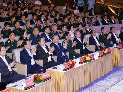 Tổng Bí thư và Chủ tịch Quốc hội dự Chương trình nghệ thuật “Thanh âm dưới ánh mặt trời“