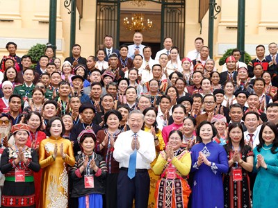 Giữ gìn văn hóa các dân tộc không chỉ là bảo tồn di sản, mà còn giữ gìn nền tảng tinh thần của xã hội